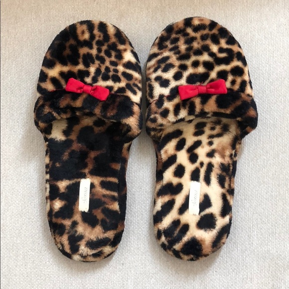 Leopard slippers (size 7-8) - Picture 1 of 3